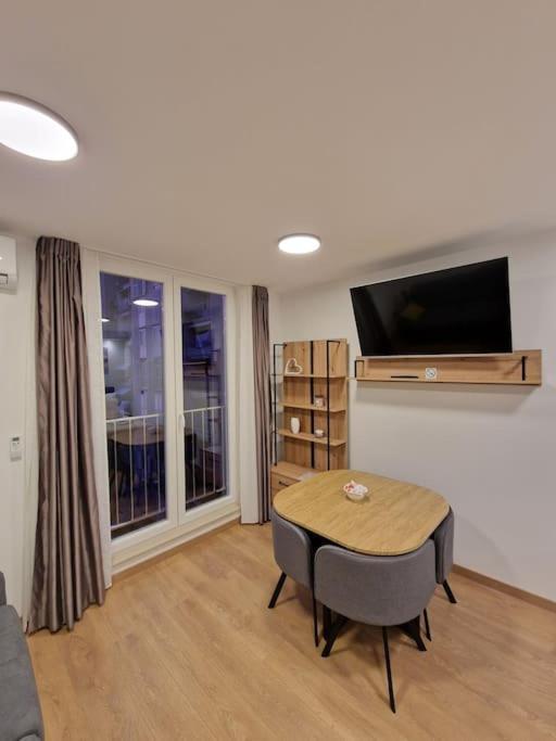 G-In-St Apartment Split Bagian luar foto